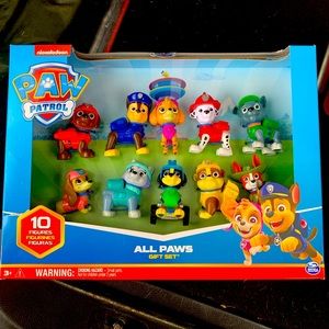 Paw patrol figure set